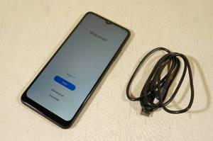 lot 6 image: Samsung Smartphone