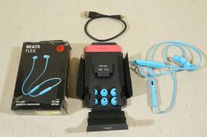lot 11 image: Beats Flex -Blue