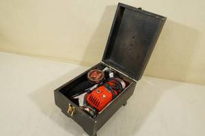 lot 16 image: Vintage Montgomery Wards Electric Shoe Shine Kit