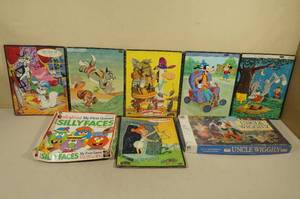 lot 29 image: Vintage Board Puzzles and Games - Disney, Flintstones, Looney Tunes