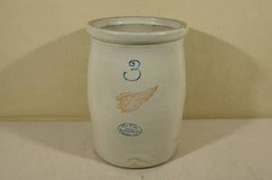 lot 42 image: Vintage Red Wing Stoneware 3 Gallon Butter Churn