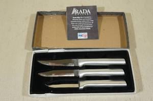 lot 49 image: Rada Cutlery 3-Piece Knife Set