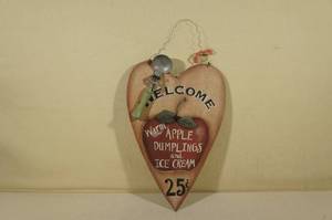 lot 143 image: Heart Shaped Welcome Sign