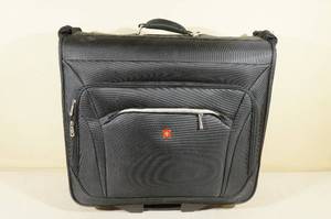 lot 172 image: Swiss Gear Zurich Wheeled Garment Bag - Black