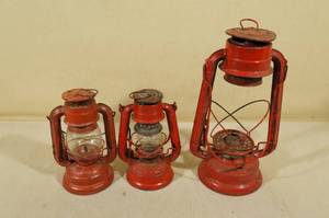 lot 190 image: 3 Vintage Kerosene Lamp Lanterns