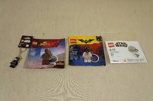lot 193 image: 3 Lego Key Chains with Star Wars Building Set