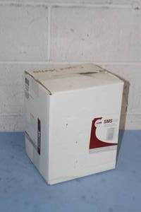 lot 23 image: EAW Commercial SMS3 (White) Compact 2-Way Pro Audio Loudspeaker Speaker