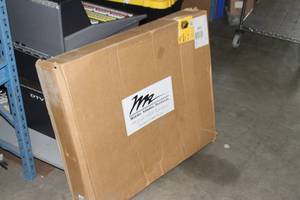 lot 66 image: New in Box Middle Atlantic Multidesk Side Rack MDV-Series 12RU Rack Unit Equipment Enclosure