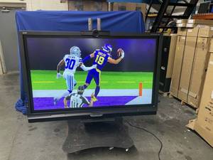 lot 10 image: Smartboard Smart Board SBID 8070i 70 Interactive High Definition 1080p Electronic Whiteboard  Video LCD Monitor  Display