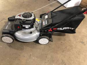 lot 10 image: Murray 22 in. 140 cc Briggs & Stratton Walk Behind Gas Self-Propelled Lawn Mower with Front Wheel Drive and Bagger  Customer Returns See Pictures