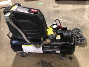 lot 29 image: Husky 8G 150 PSI Hotdog Air Compressor  Customer Returns See Picture