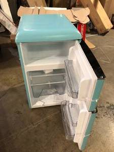 lot 50 image: Galanz 3.1 cu. ft. Retro Mini Fridge with Dual Door True Freezer in Blue  Customer Returns See Picture