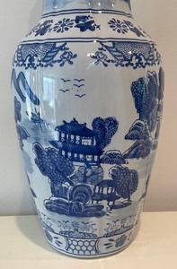 lot 28 image: Blue and White Asian Inspired Decorative Vase