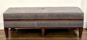 lot 20 image: Stylish Upholstered Bench