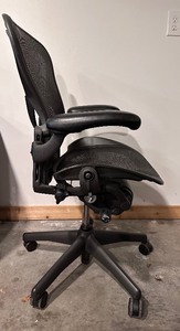 lot 62 image: Herman Miller Office Chair