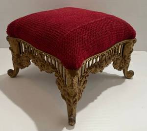 lot 15 image: Very Ornate Vintage Cast Metal Foot Stool