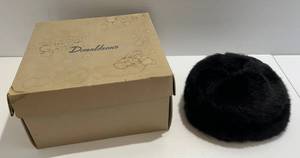 lot 18 image: Vintage Valerie Modes Hat In Donaldons Box