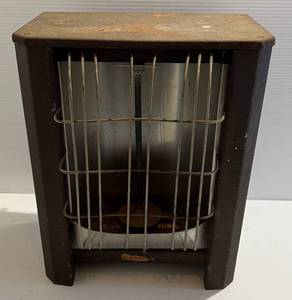 lot 56 image: Vintage Glow Master Electric Heater