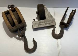 lot 127 image: Antique Wood & Metal Block And Tackle Two Pulley And More