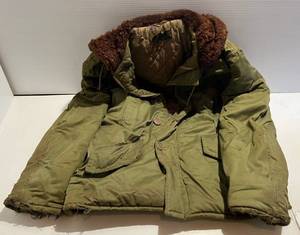 lot 139 image: WWII B9 Air Force Flying Jacket