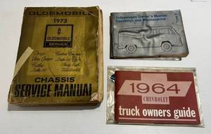 lot 155 image: 1960s-70s Automotive Manuals Including VW Type 2 And More
