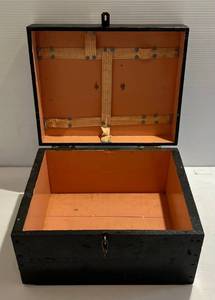 lot 226 image: Vintage Western Cartridge Company Wooden Ammo Box For (Western Super X Long Range 22 Long Rifle Hollow Point Ammo)