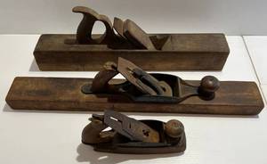 lot 1 image: Antique Wood Planes