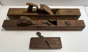 lot 5 image: Antique Wood Planes