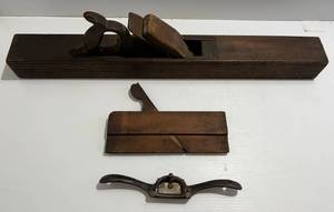 lot 7 image: Antique Wood Planes