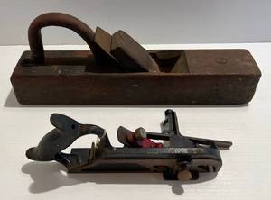 lot 13 image: Antique Wood Planes