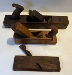 lot 15 image: Antique Wood Planes
