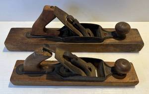 lot 17 image: Antique Wood Planes