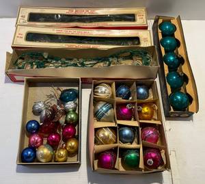 lot 19 image: Antique Christmas Bulbs & More