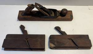 lot 30 image: Antique Wood Planes