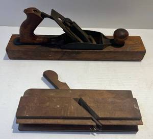 lot 34 image: Antique Wood Planes