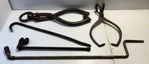lot 44 image: Antique Hay Grapples & More
