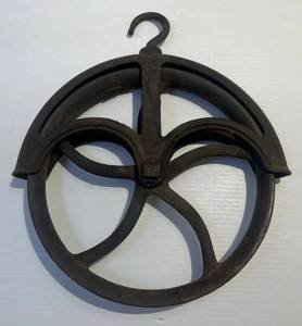 lot 73 image: Antique Cast Iron Wheel Pulley 1800s 12