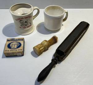 lot 114 image: Vintage Shaving Items