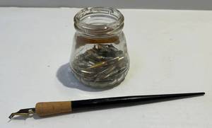 lot 120 image: Vintage Hanover Calligraphy Pen With Extra Tips