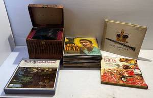 lot 171 image: Group Of Misc. Vintage Records Some In Carrying Case