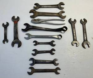 lot 188 image: Misc. Vintage Wrenches