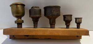 lot 192 image: Misc. Antique Metal Hit Miss Steam Engine Grease Cups