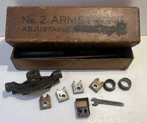 lot 198 image: Vintage #2 Armstrong Pipe Treader