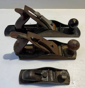 lot 222 image: Three Vintage Metal Wood Planes Including Stanley & More