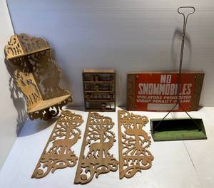 lot 244 image: Vintage Misc. Items Including Sewing SpoolsBobbin Holder & More