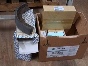Lot of (1 Box) Brake Shoes
