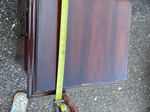 lot 9 image: Credenza