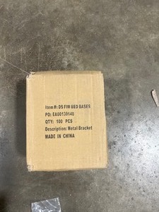 lot 256 image: 1000 STEEL MENDING PLATES 4 X 2.5 X 18