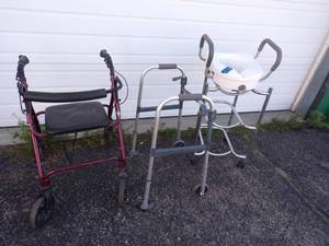 lot 71 image: Walker with Wheels, Walker with Seat, Toilet Extender and shelf