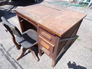 lot 18 image: Fantastic Greyhound Desk With Hidden Typewriter Compartment and Chair